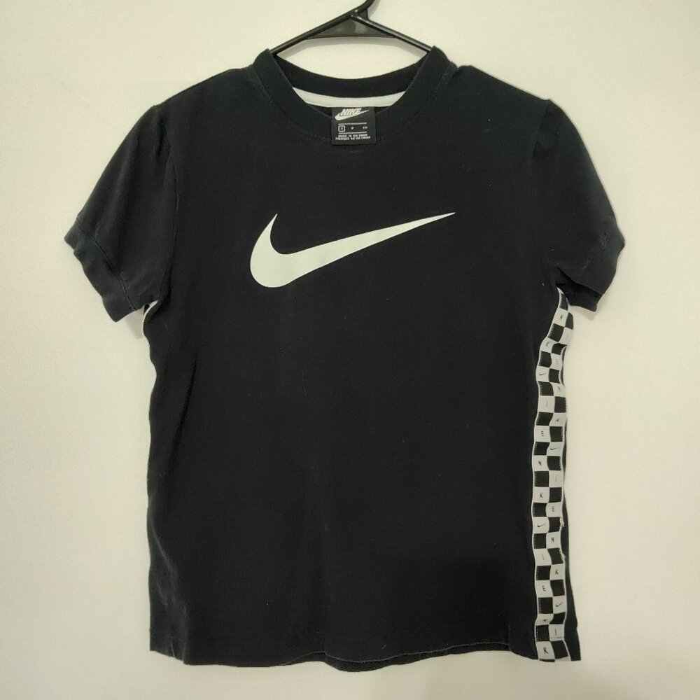 Nike Black White Graphic Logo Side Detail Shor Tee Athletic Streetwear Top Small